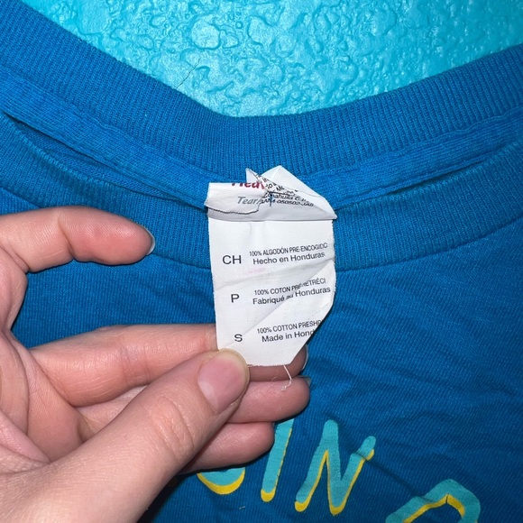 🎆 Wisconsin Dells Surf Club Cropped Tee - Picture 2 of 2